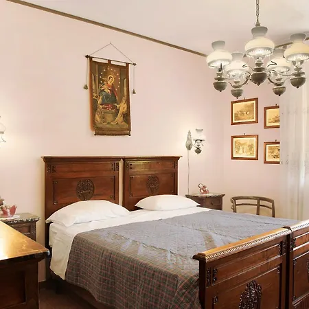 Iris Appartement Cisterna dʼAsti
